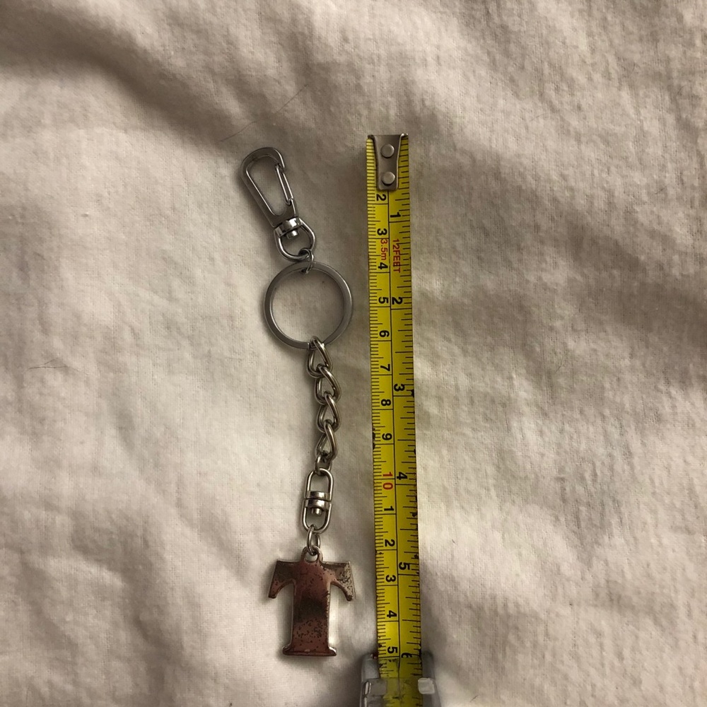 bedazzled T keychain - Picture 2 of 2